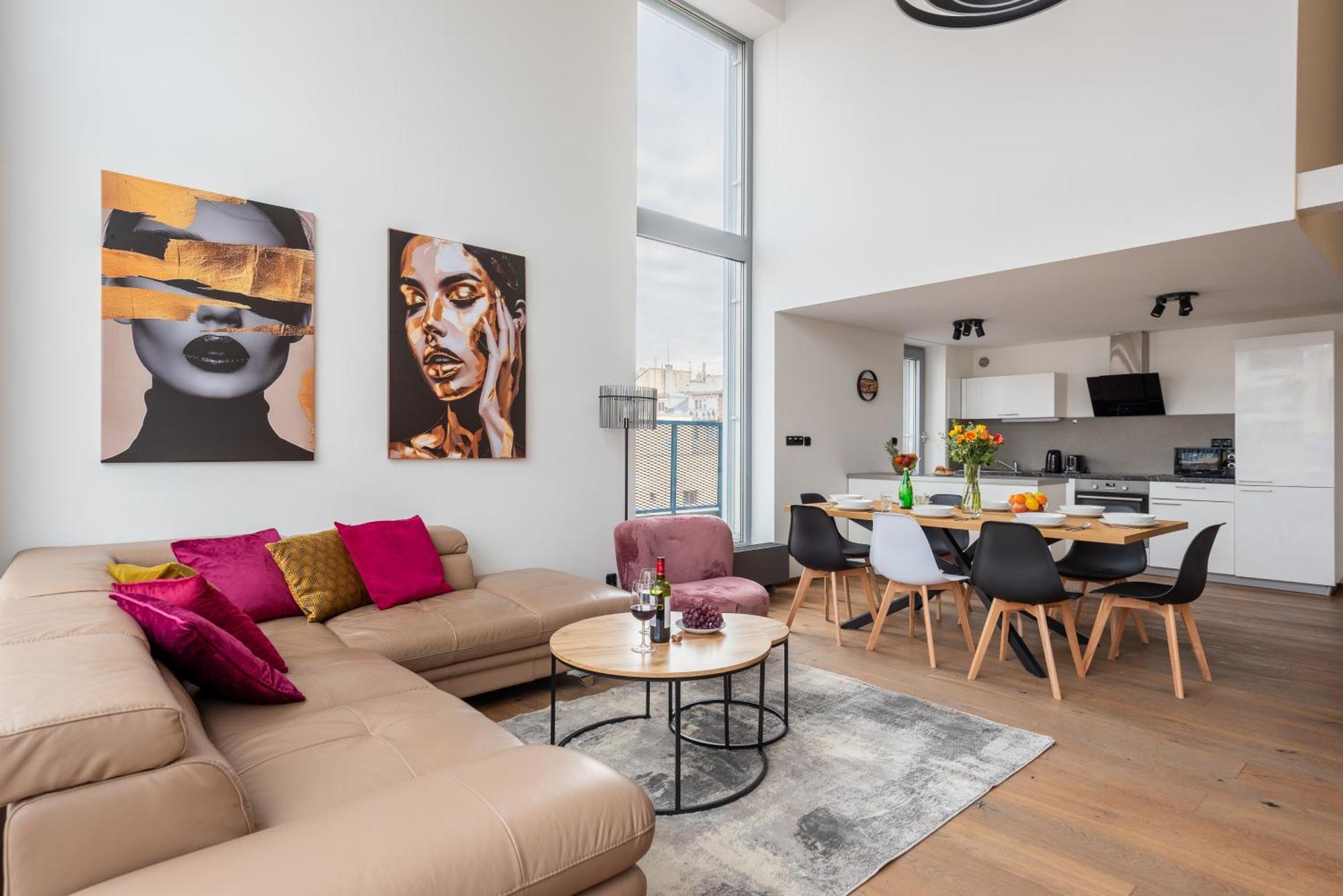 2-Level Apartments On Krizikova Near The Metro Prague Exterior photo